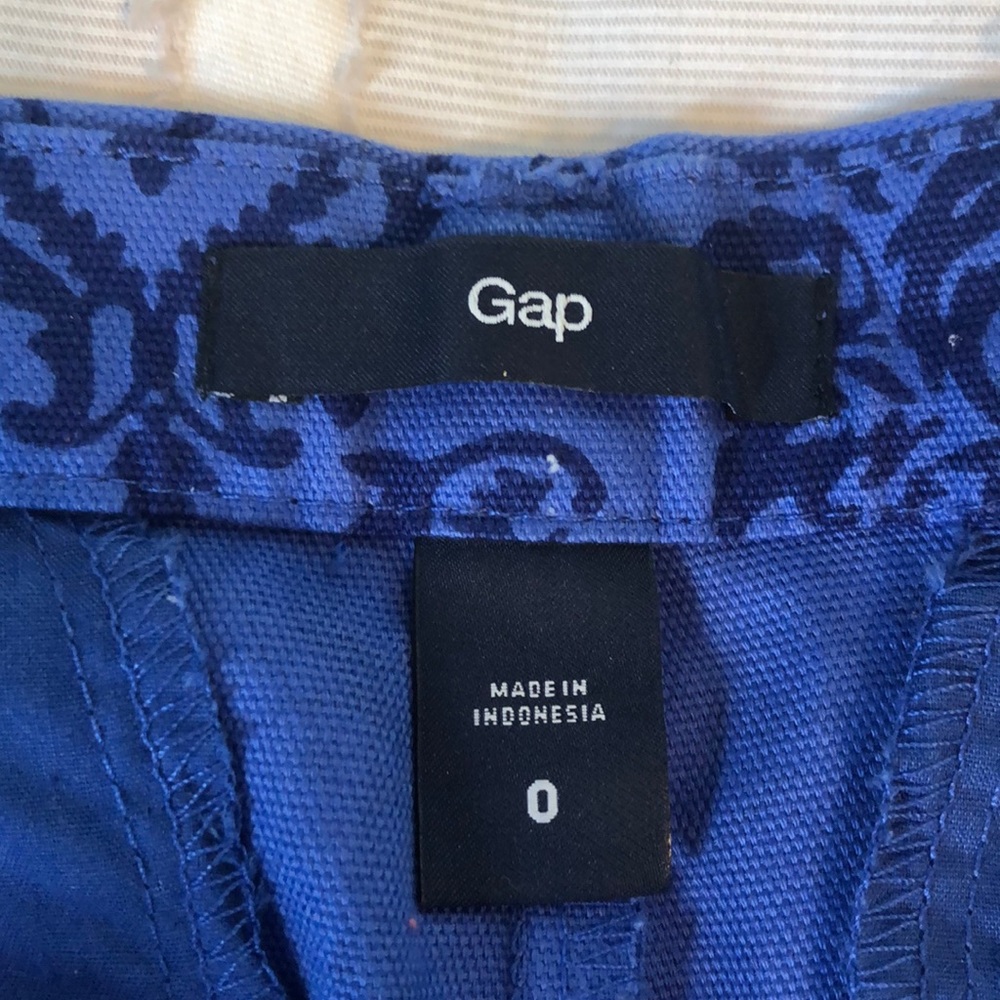Gap patterned shorts - Picture 2 of 3